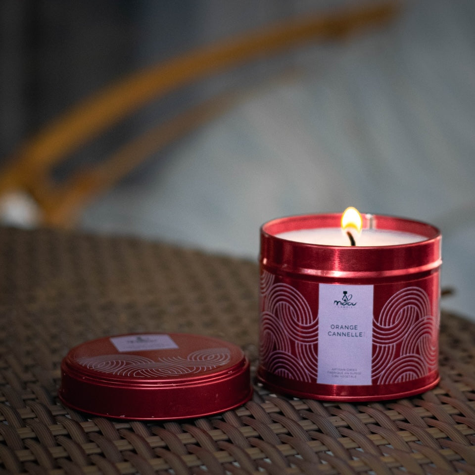 Bougie Votive Cylindrique Maeva Rouge Foncé - 8 Cm De Hauteur, 4 Cm De Diamètre - Fabriquée En Allemagne
